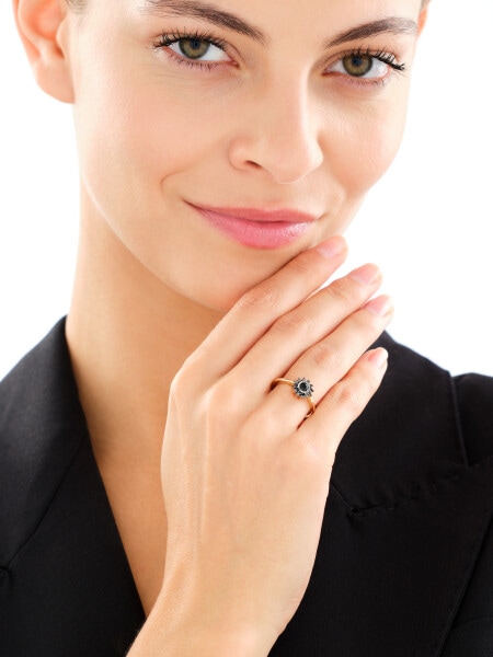 Pierścionek z żółtego złota z czarnymi brylantami i onyksem - próba 585