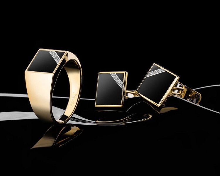 Pierścionek z żółtego złota z diamentami i onyksem - sygnet - próba 585