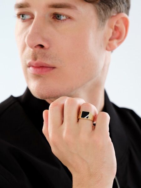 Zlatý prsten s diamanty a onyxem - pečetní prsten - ryzost 585