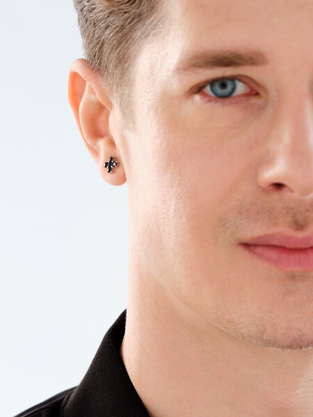 Stříbrná kusová náušnice se zirkony