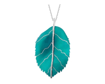 Broszka - zawieszka ze srebra i tytanu - liść