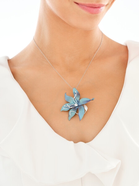 Broszka - zawieszka ze srebra i tytanu - kwiat