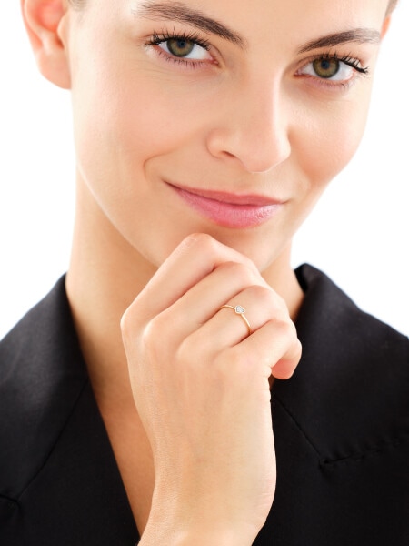 Pierścionek z żółtego złota z diamentami - serce - 0,02 ct - próba 375