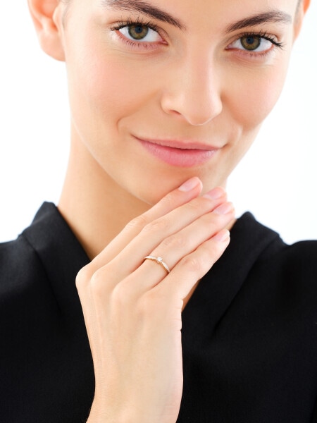 Pierścionek z żółtego i białego złota z brylantami - 0,03 ct - próba 375