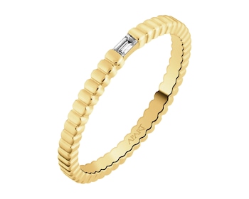 Pierścionek z żółtego złota z diamentem - 0,03 ct - próba 375