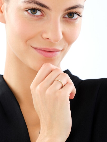 Pierścionek z żółtego złota z diamentem - 0,03 ct - próba 375