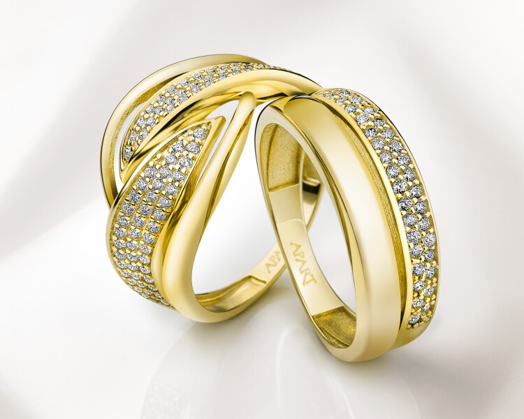 14 K Yellow Gold Ring with Cubic Zirconia