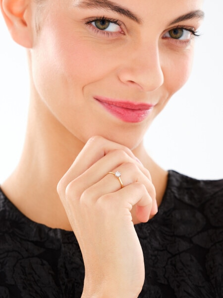 Pierścionek z żółtego złota z brylantem - 0,11 ct - próba 585