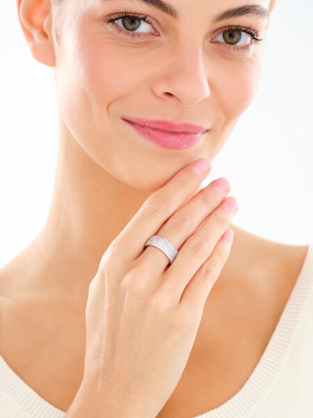 Pierścionek z mosiądzu rodowany z cyrkoniami