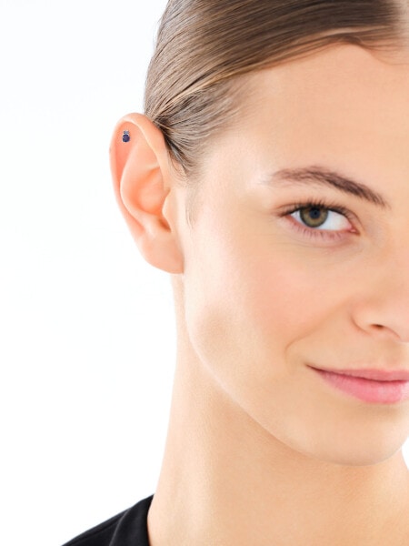 Pojedynczy srebrny kolczyk z cyrkonią i szlifowanym szkłem