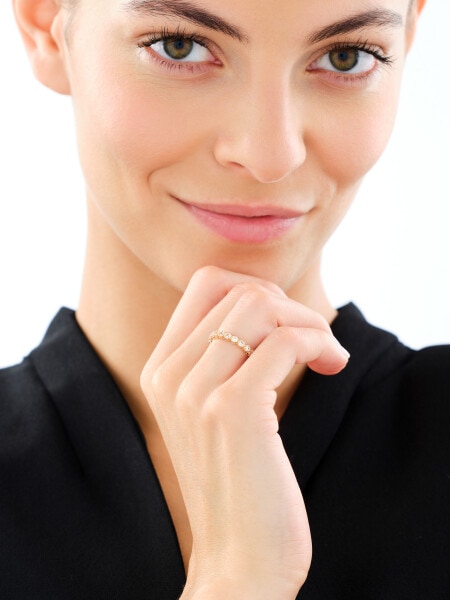 Złoty pierścionek z cyrkoniami