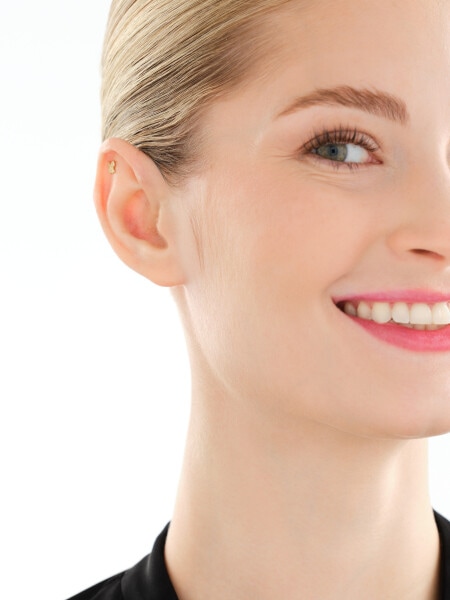 Pojedynczy złoty kolczyk z cyrkoniami do nosa - motyl