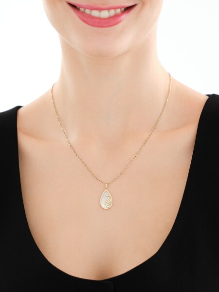 9 K Yellow Gold Pendant with Mother Of Pearl