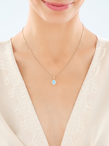 Złota zawieszka z opalitem