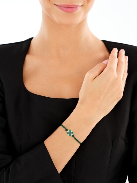 Bransoletka z elementami srebra i emalią - koniczyna