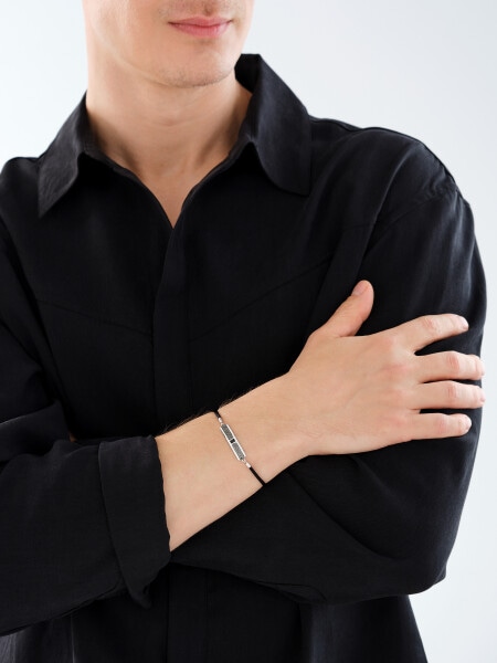 Stříbrný náramek se zirkony