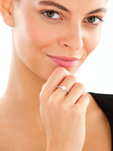 Stříbrný prsten se zirkony - srdce