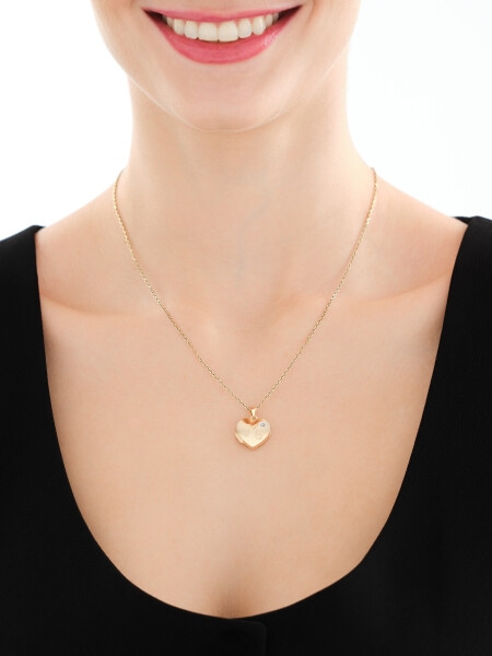 Zlatý přívěsek s diamantem – otevírací medailon – srdce, písmeno M - 0,005 ct - ryzost 585