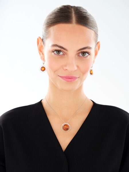 Stříbrné náušnice s jantarem