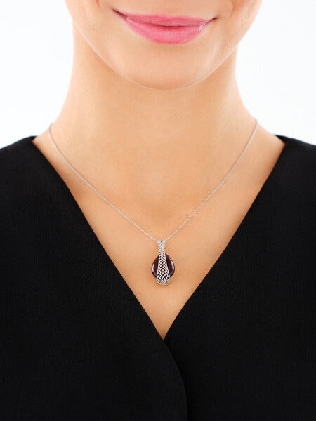 Stříbrný přívěsek s jantarem