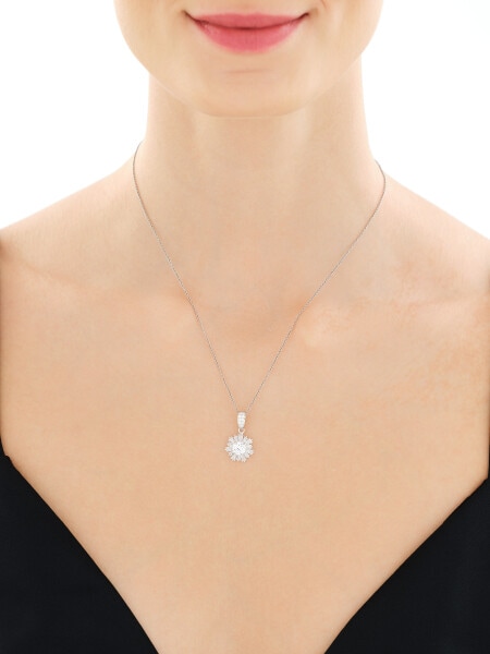 Stříbrný přívěsek se zirkony