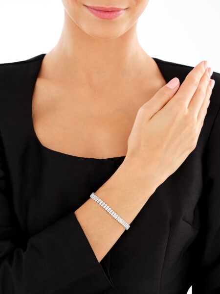 Stříbrný náramek se zirkony