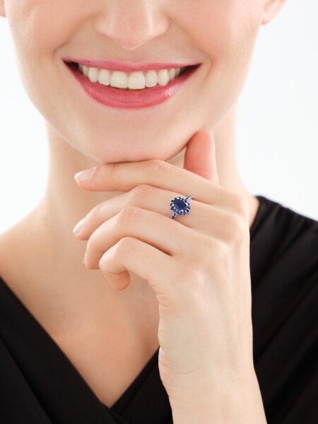 Stříbrný prsten se zirkony