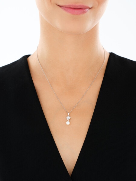 Stříbrný přívěsek s perlou a zirkony - čtyřlístek