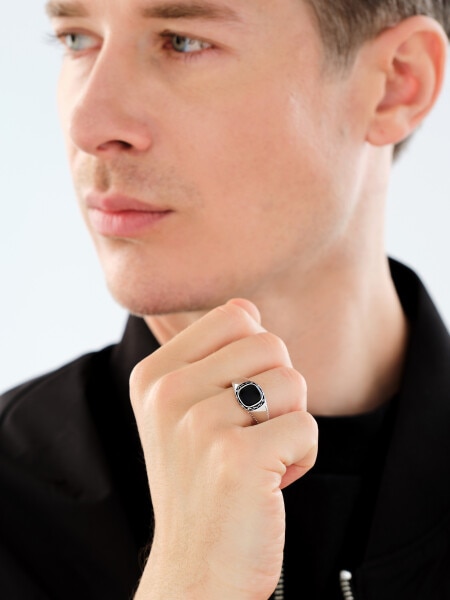 Sygnet srebrny z agatem i emalią