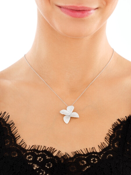 Stříbrný přívěsek se zirkony - květ