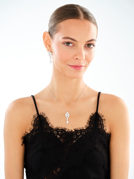 Zawieszka srebrna z cyrkoniami - koniczyna