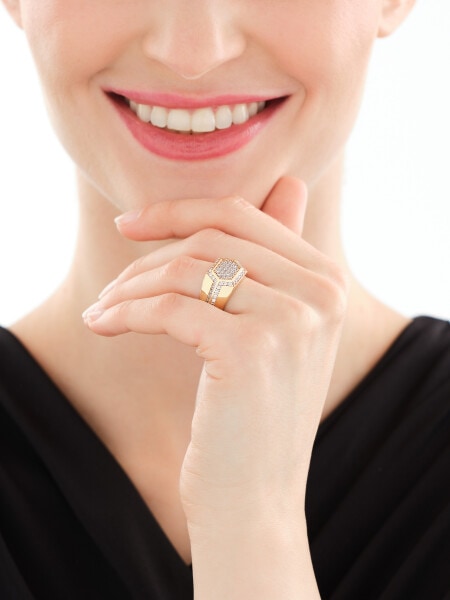 Złoty pierścionek z cyrkoniami - sygnet