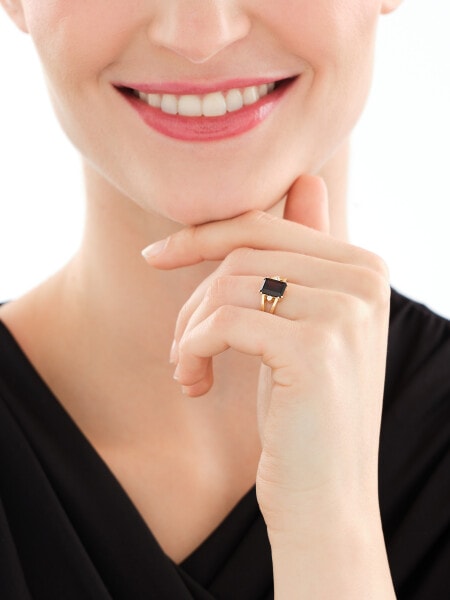 Złoty pierścionek z granatem i cyrkoniami