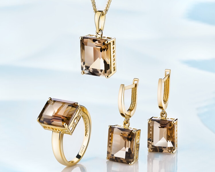 8 K Yellow Gold Dangling Earring with Quartz