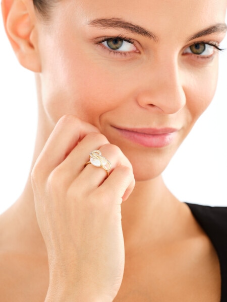 Złoty pierścionek z perłą i cyrkoniami