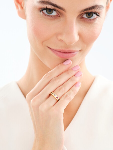 Pozlacený prsten z mosazi se zirkony