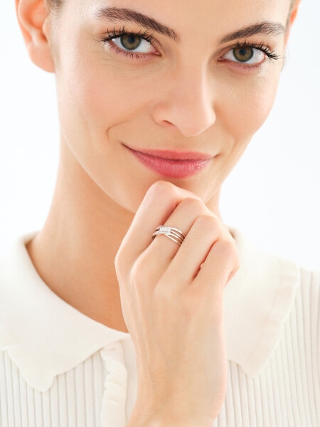 Pierścionek srebrny z cyrkoniami