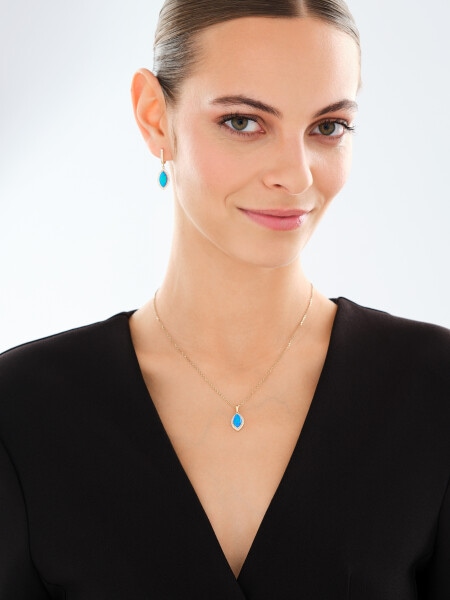 Złota zawieszka z opalitem i cyrkoniami