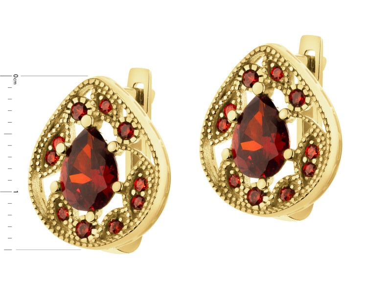 8 K Yellow Gold Earrings with Cubic Zirconia