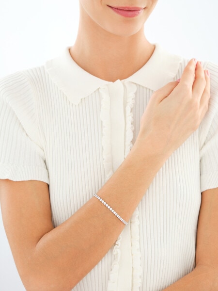 Stříbrný náramek se zirkony