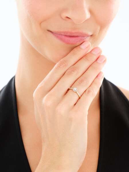 Zlatý prsten s brilianty - 0,12 ct - ryzost 585
