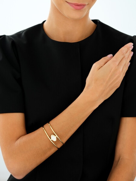 Gold-Plated Brass Rigid Bracelet with Mother Of Pearl