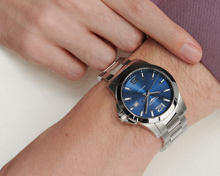 Longines Conquest