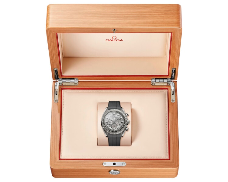 OMEGA Speedmaster Dark Side of the Moon