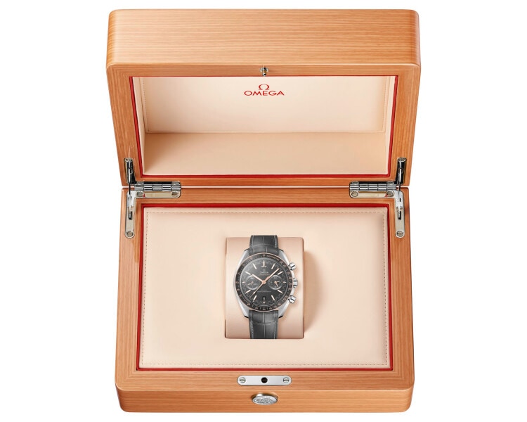 OMEGA Speedmaster Racing