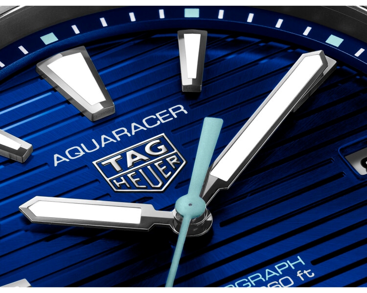 TAG Heuer Aquaracer Professional 200 Solargraph