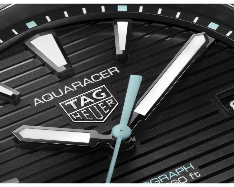 TAG Heuer Aquaracer Professional 200 Solargraph