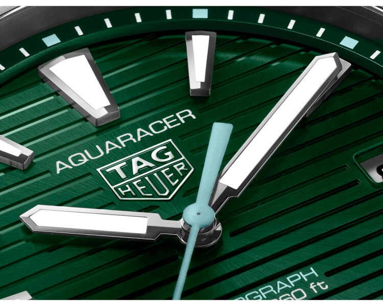 TAG Heuer Aquaracer Professional 200 Solargraph