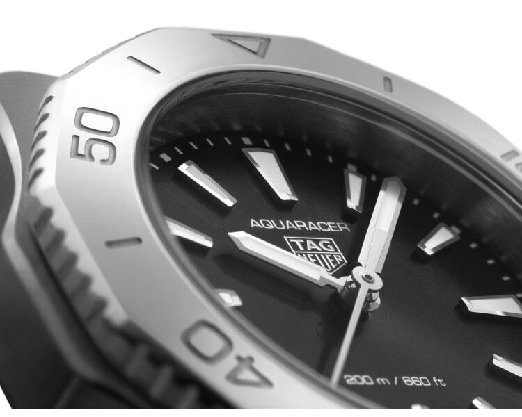 TAG Heuer Aquaracer Professional 200