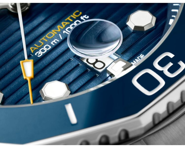 TAG Heuer Aquaracer Professional 300 Date